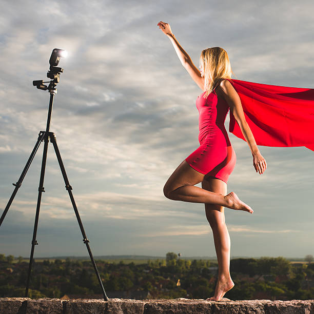 cómo utilizar el trípode y un flash en la fotografía - human muscle flash fotografías e imágenes de stock