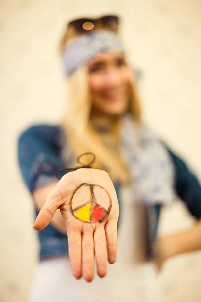 istock Hippie girl 484033213