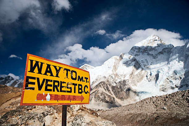 Way to Everest Base Camp Signpost "Way to Mount Everest Base Camp" - Mount Everest (Sagarmatha) National Parkhttp://bem.2be.pl/IS/nepal_380.jpg mount everest stock pictures, royalty-free photos & images