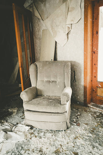 istock The armchair in chaos 484034277