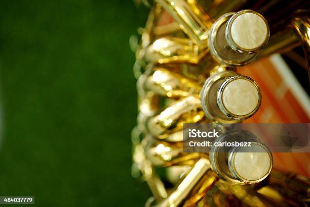 Trompete Detalhe - Fotografias de stock e mais imagens de Arte, Cultura e Espetáculo - Arte, Cultura e Espetáculo, Barulho, Brass Band