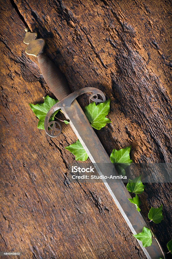 Antigua espada - Foto de stock de Espada libre de derechos