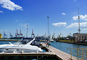 yachten-parken-im-schwarzen-meer.jpg?b=1&s=170x170&k=20&c=q_NYvDjiQh_K4ZstWY8riGemttjnFAMXdGsbX_pLzcA=