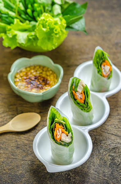 新鮮な春巻 - rolled up rice food vietnamese cuisine ストックフォトと画像