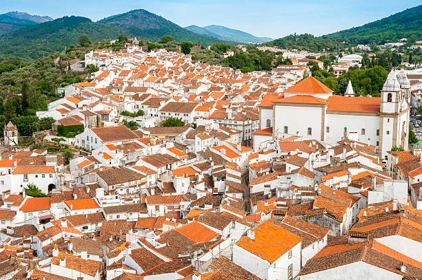 aldeia de castelo de recursos, vista do castelo (portugal - castelo de vide imagens e fotografias de stock