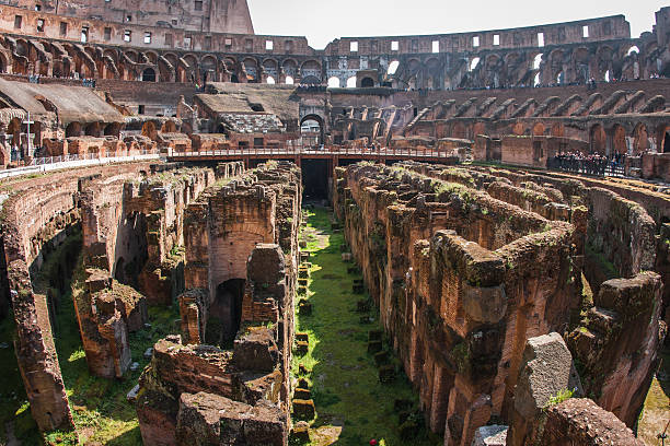 istock Ruines of Colloseum 484101714