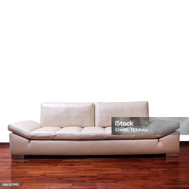 Luxuriöses Sofa Auf Dem Holzboden Stockfoto und mehr Bilder von Ausrüstung und Geräte - Ausrüstung und Geräte, Behaglich, Beige