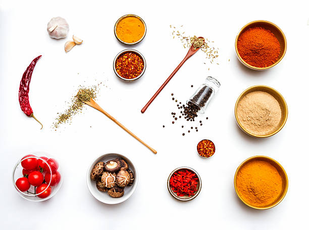 cibo erbe e spezie per la cottura. - spice kitchen utensil herb curry powder foto e immagini stock