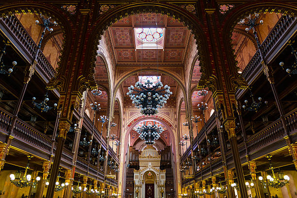 grande sinagoga di budapest - synagogue foto e immagini stock