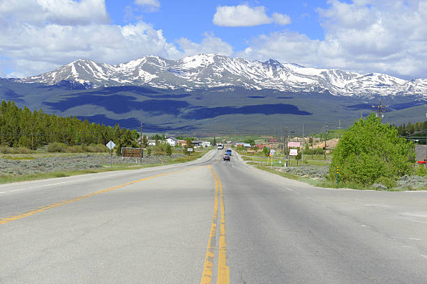istock Mount Massive, Colorado 14er as viewed from Leadville 484137024