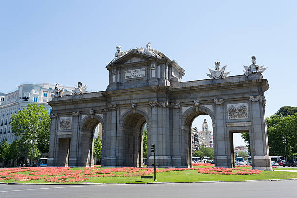 Acala Gate Alcala gate was built in the 1774 in the middle of the independence square alcala de henares stock pictures, royalty-free photos & images