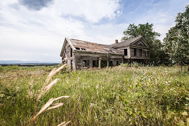 istock Abandoned house in Vermont 484150780