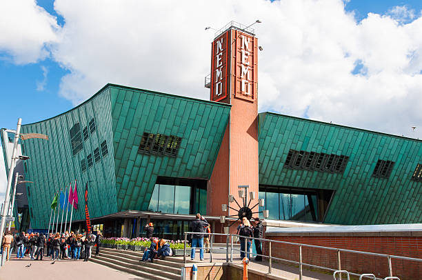 centro de ciencias y el museo nemo, pueblo lugares de interés. - nemo museum fotografías e imágenes de stock