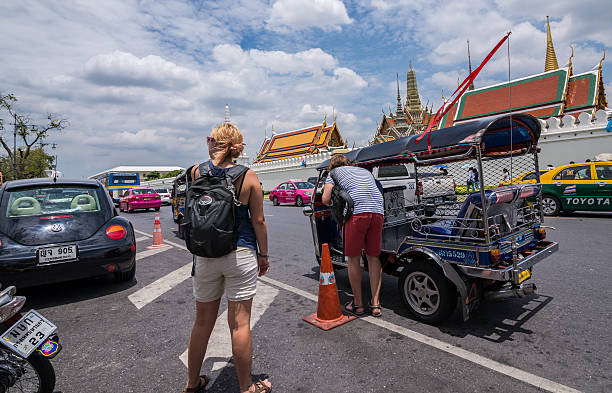 bangkok - bangkok thailand rickshaw grand palace foto e immagini stock