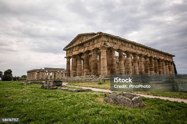 Paestum Tempio Di Nettuno - Fotografie stock e altre immagini di Lavoro d'intaglio - Lavoro d'intaglio, Paestum, Amalfi