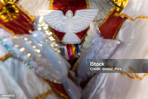 Foto de Desfile De Carnaval e mais fotos de stock de Desfiles e Procissões - Desfiles e Procissões, 2014, América do Sul