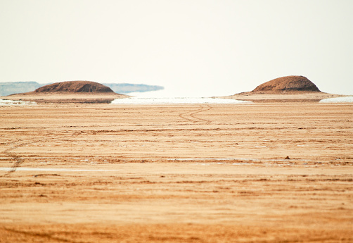 Espejismo en desierto del Sahara, Túnez photo