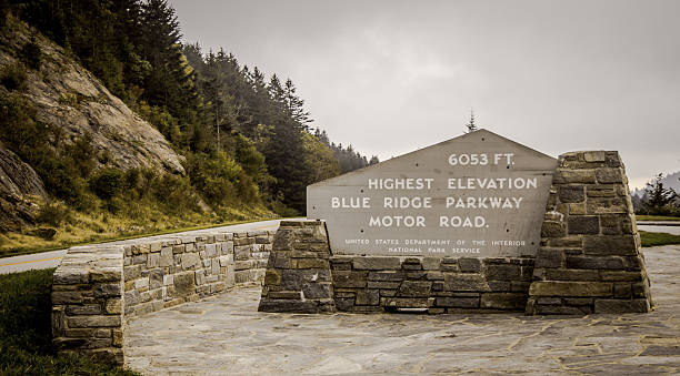 istock Highest Peak On The Blue Ridge Parkway 484174356