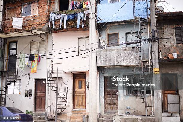 Foto de No Barrio e mais fotos de stock de Casa - Casa, Pobreza - Questão social, Brasil
