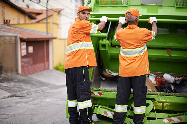 istock The dedicated garbage collectors 484191551