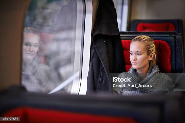 Shes Fast Geschafft Stockfoto und mehr Bilder von Eine Frau allein - Eine Frau allein, Eisenbahn, Attraktive Frau