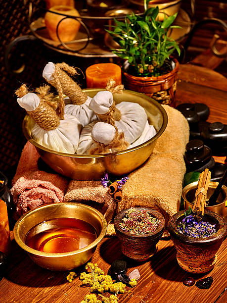 spa ayurvedica massaggio still life - lastone therapy stone spa treatment health spa foto e immagini stock