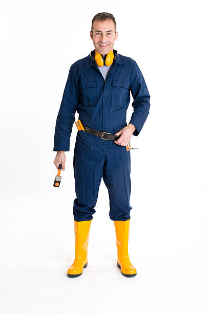 istock Portrait of an handsome Worker using a hammer 484263461