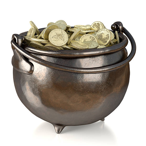 istock Pot of gold 484264571