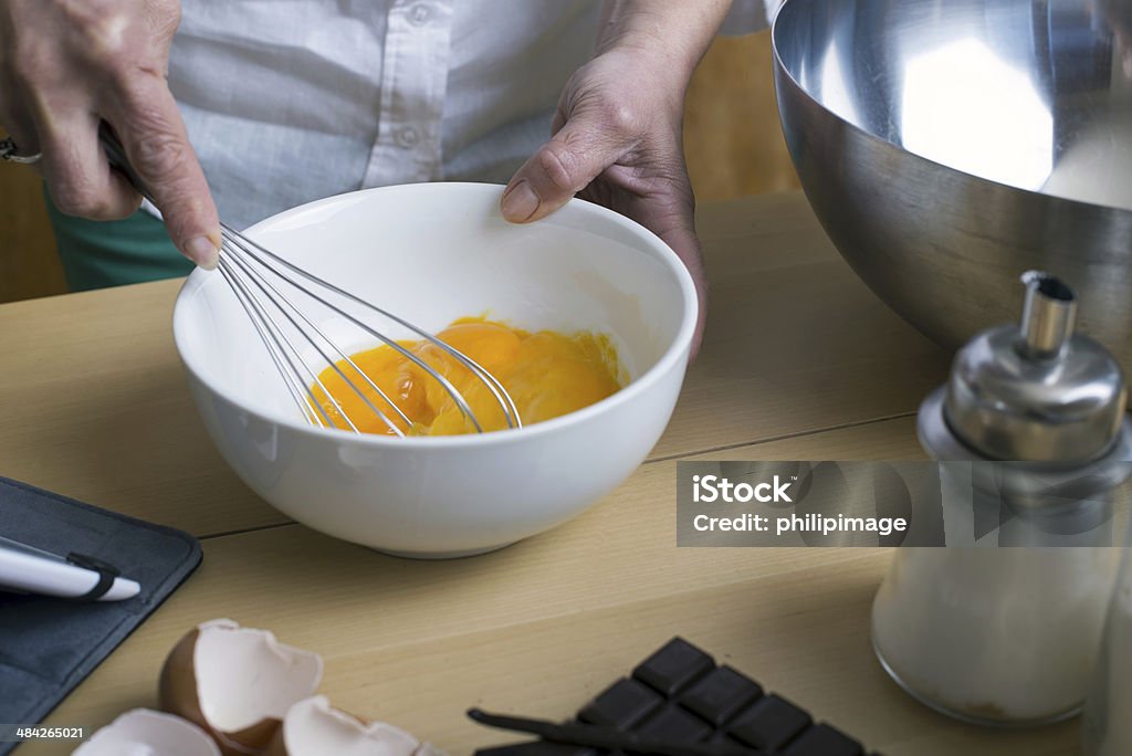 Weibliche hand Ergebnis Eier, Nahaufnahme - Lizenzfrei Ei Stock-Foto