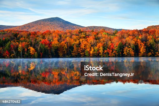 istock Autumn in Vermont 484270482