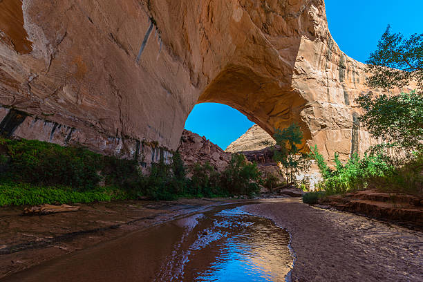 istock Beautiful Jacob Hamblin Arch in Coyote Gulch 484277802