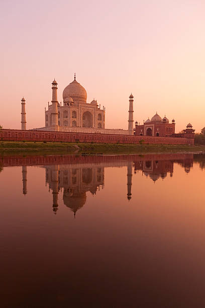 istock Sunset at the Taj Mahal 484278426