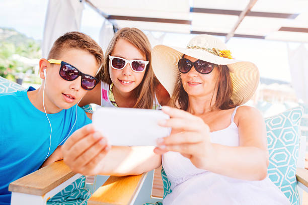 istock Family selfie 484279604