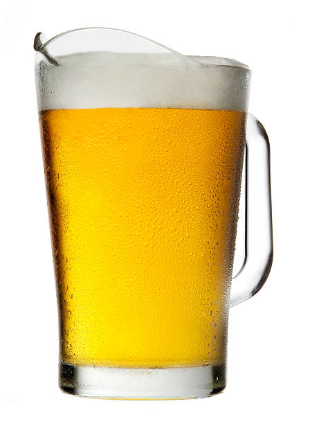 brocca di birra con schiuma - beer beer glass isolated glass foto e immagini stock