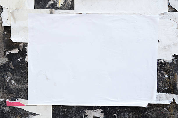 em branco cartaz na parede grunge - cidade papel - fotografias e filmes do acervo