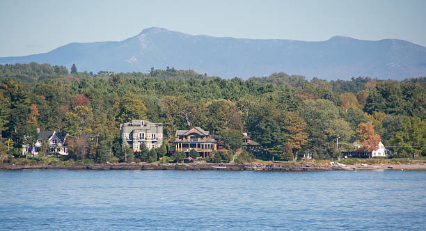istock Shelburne, Vermont lakefront cottages 484312675