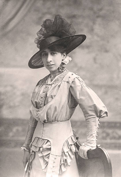 antiguidade retrato de uma senhora - victorian style fotos imagens e fotografias de stock