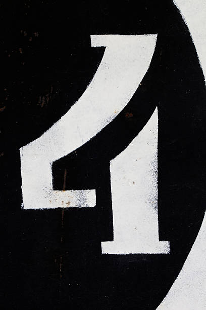 istock figure 4 grunge paint on metal 484329086