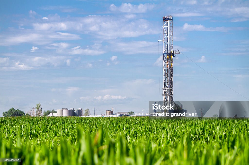 Corn Field Drilling Fracking Rig - Royalty-free Fraccen Stockfoto