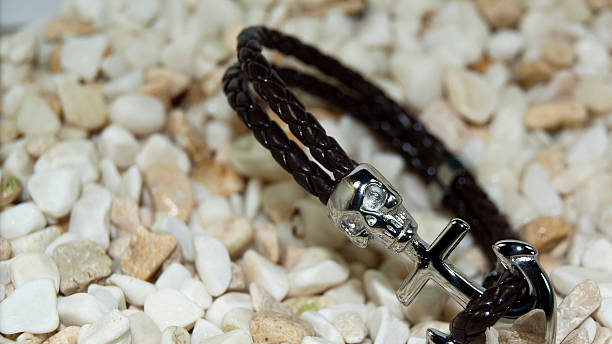 istock Skull figure men bracelet 484334194