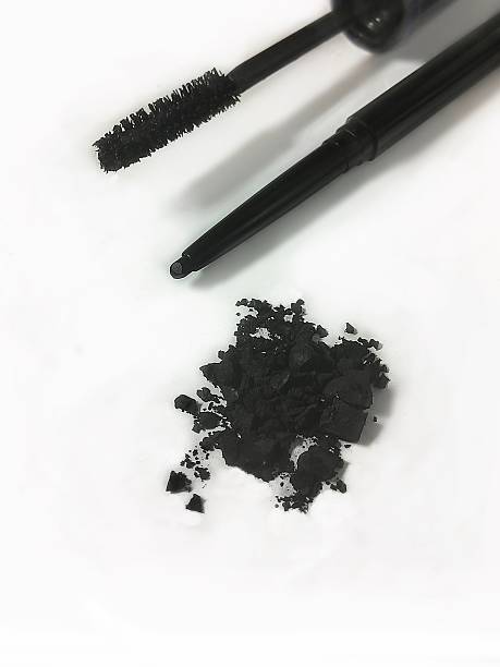 istock Smoky eye cosmetic set 484339960