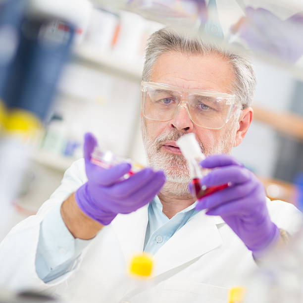 istock Life scientist researching in the laboratory. 484345199