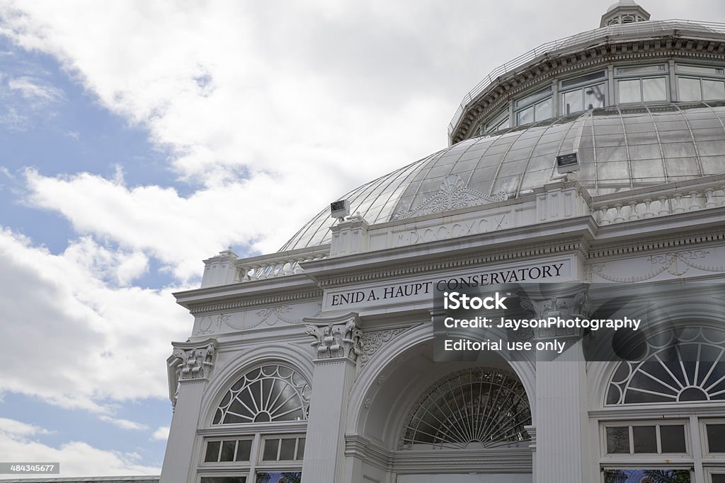 Enid Haupt Conservatory A. nel giardino botanico di New York - Foto stock royalty-free di Giardino botanico