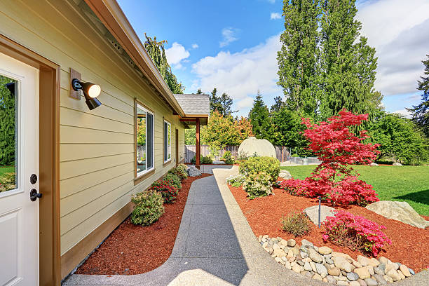 istock Luxurious home with large driveway. 484346474
