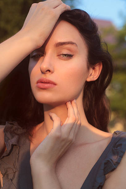 istock Sensual girl portrait 484367622
