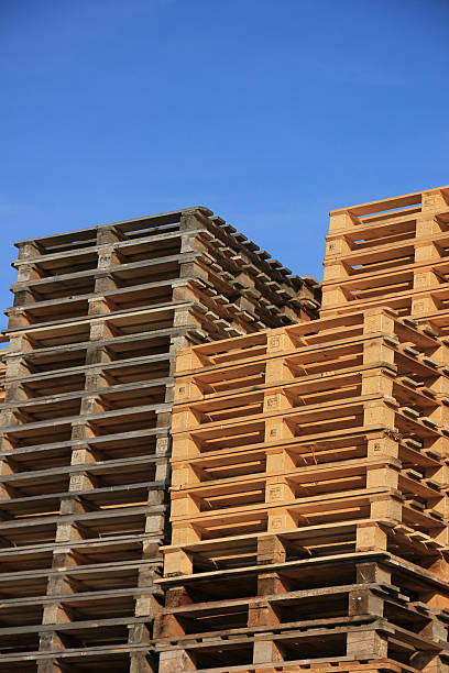 istock Stacked wooden pallets 484397322