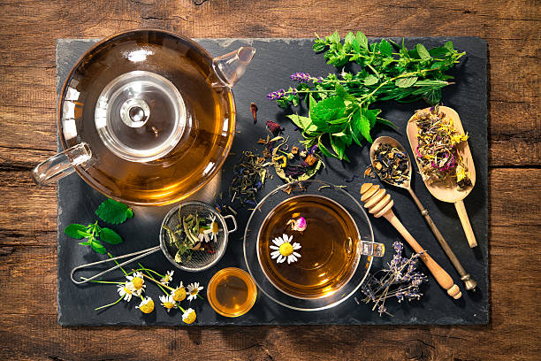 té de hierbas, con la miel - mortar and pestle lavender chamomile herb fotografías e imágenes de stock