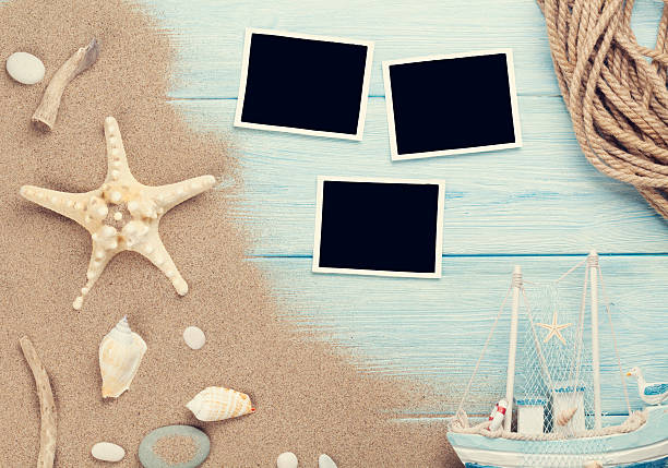 istock Travel and vacation photo frames and items 484417122