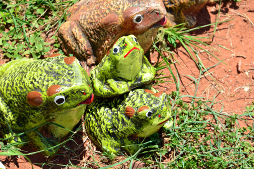 Yaguarón, Paraguarí Department, Paraguay: ceramic toads on the ground - photo by M.Torres