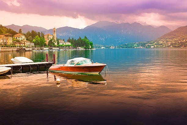 вид на bellagio, озеро комо - lake como water italy sunset стоковые фото и изображения